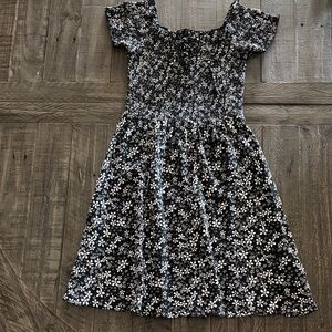 ROXY SMALL BLACK/WHITE DRESS SMOCKED TOP GOOD CONDITION BUNDLE2SAVE